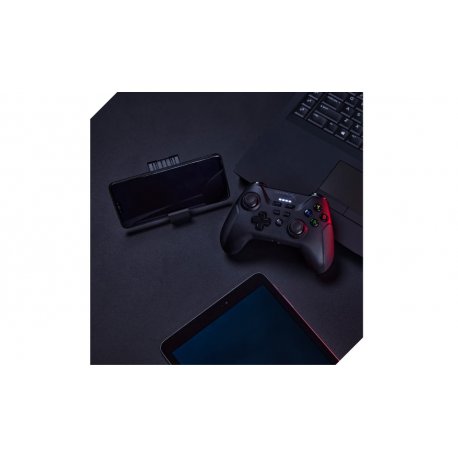 Геймпад универсальный HyperX Clutch WL/BT/USB Black (516L8AA)