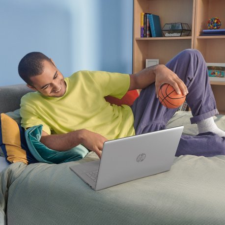 Ноутбук HP 17-cn3002ua Silver (826W1EA)