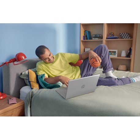 Ноутбук HP 17-cn3002ua Silver (826W1EA)