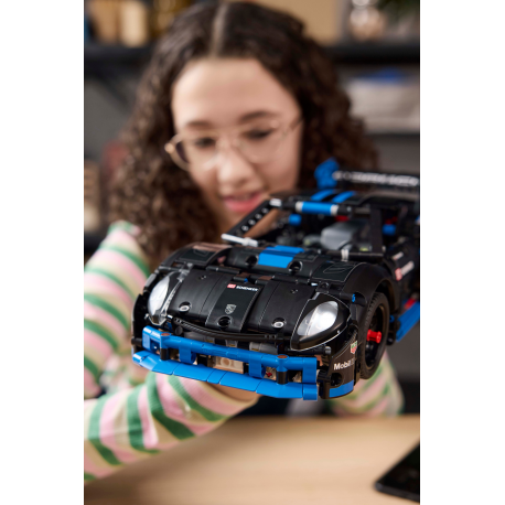 Конструктор LEGO Technic Автомобіль для перегонів Porsche GT4 e-Performance (42176)