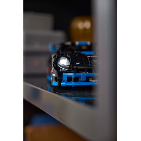Конструктор LEGO Technic Автомобиль для гонки Porsche GT4 e-Performance (42176)