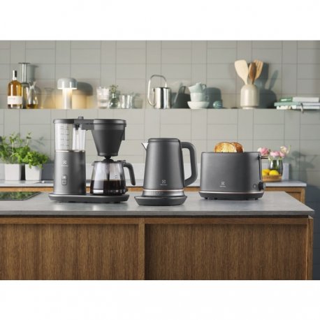 Електрочайник Electrolux E7K1-6BP (1.7л)