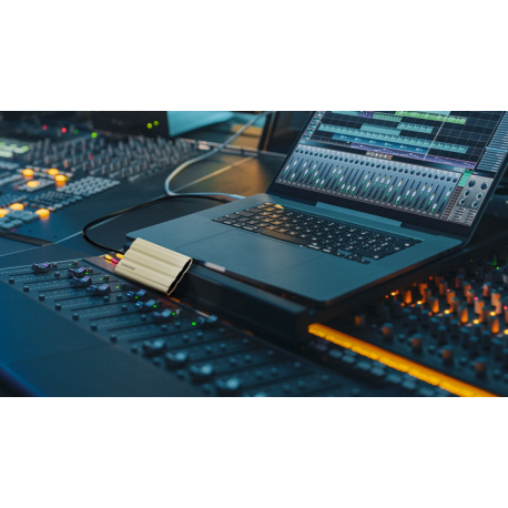 Портативный SSD Samsung T7 Shield 1TB USB3.2 Type-C Beige (MU-PE1T0K)