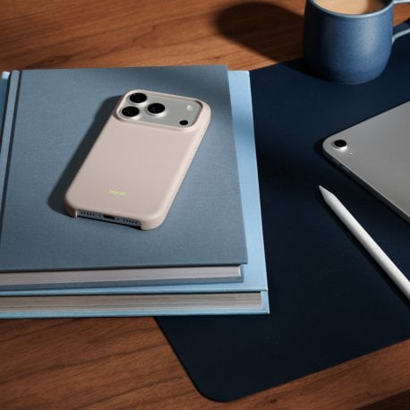Чехол Beats iPhone 17 Pro Case with MagSafe and Camera Control Lime Stone (MGKE4)