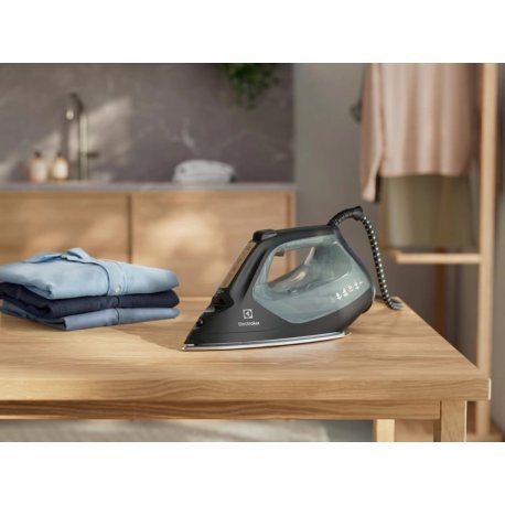 Утюг Electrolux E8SI2-6OG Green