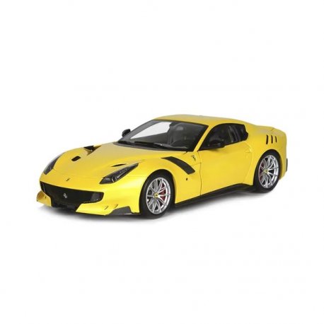 Автомодель Bburago Ferrari F12Tdf 1:24 (Random)