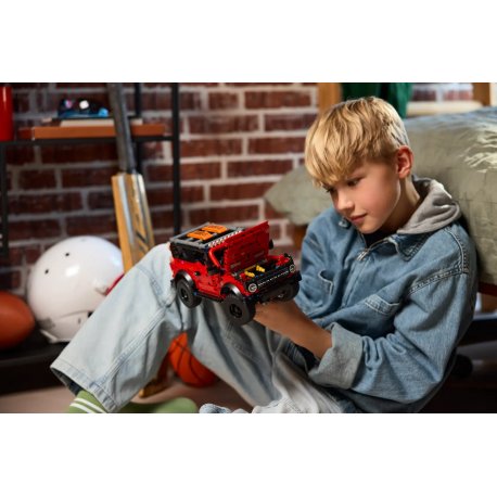 Конструктор LEGO Technic Внедорожник Ford Bronco (42213)
