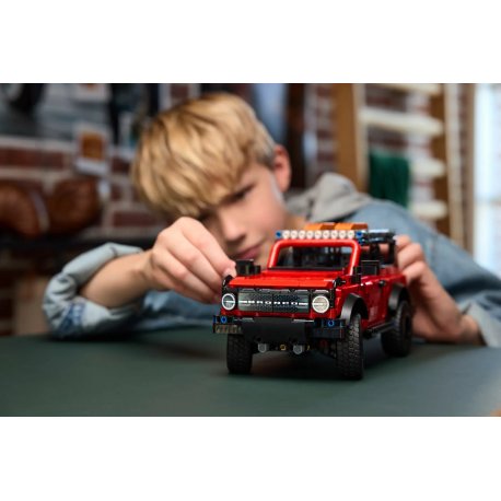 Конструктор Technic Позашляховик Ford Bronco (42213)