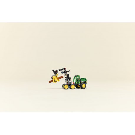 Конструктор LEGO Technic Колесный комбайн John Deere 1470H (42218)