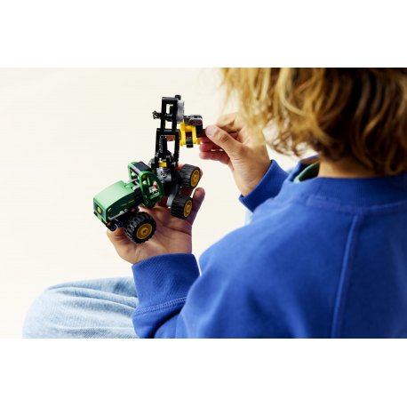 Конструктор LEGO Technic Колесный комбайн John Deere 1470H (42218)
