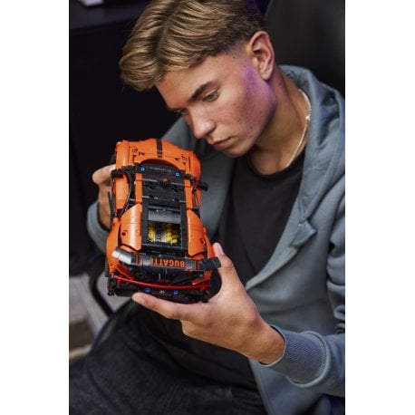 Конструктор LEGO Technic Гиперкар Bugatti Chiron Pur Sport (42222)
