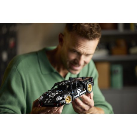 Конструктор LEGO Technic Автомобиль для гонок Ford GT40 MKII 1966 (42223)