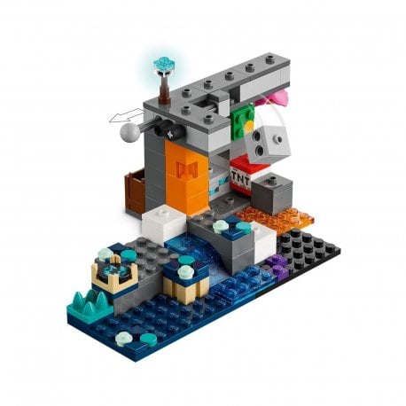 Конструктор LEGO Minecraft Зустріч із Боронителем (21274)