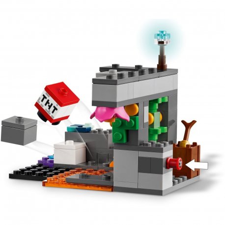 Конструктор LEGO Minecraft Зустріч із Боронителем (21274)
