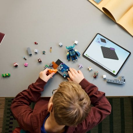 Конструктор LEGO Minecraft Зустріч із Боронителем (21274)
