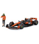 Автомодель с фигуркой Bburago McLaren MCL38 (Random) (18-28040)