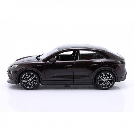 Автомодель Bburago Porsche Macan 4 Electric (18-21114)