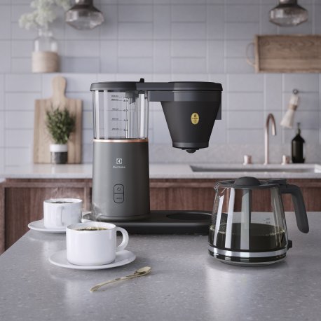 Кофеварка капельная Electrolux Explore 7 (E7CM1-4MTM)