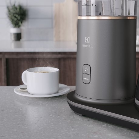 Кофеварка капельная Electrolux Explore 7 (E7CM1-4MTM)