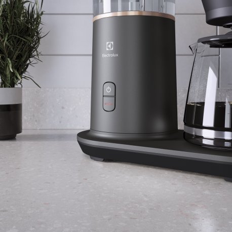 Кофеварка капельная Electrolux Explore 7 (E7CM1-4MTM)