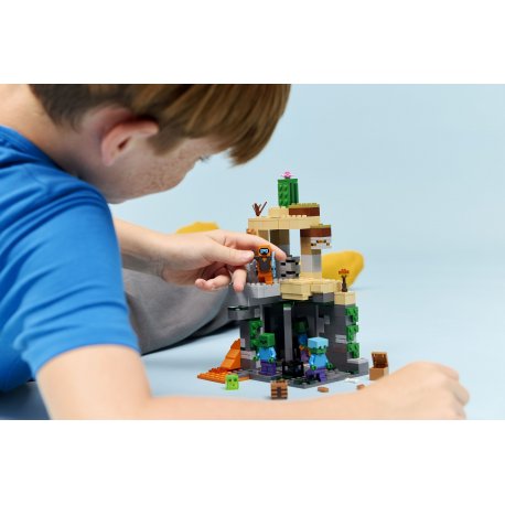 Конструктор LEGO Minecraft Подземелье зомби (21587)