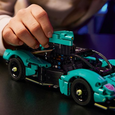Конструктор LEGO Technic Aston Martin Valkyrie (42208)
