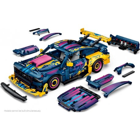 Конструктор LEGO Technic Тюнинг-гараж с автомобилем Ford Mustang GT (42236)