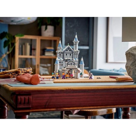 Конструктор LEGO ONE PIECE: Битва возле замка Драм (75645-)