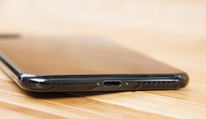 iPhone 7 Plus jet black разъем