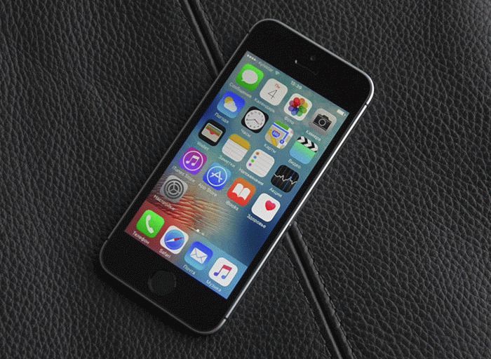 iPhone SE в темно-сером цвете