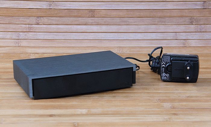 Накопитель LaCie Porsche Design зарядка