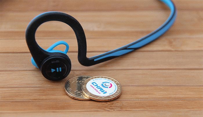 Наушники Plantronics BackBeat FIT вид спереди