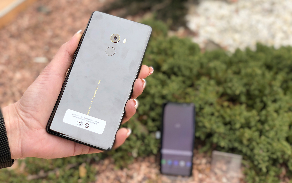 Xiaomi Mi Mix 2 сзади