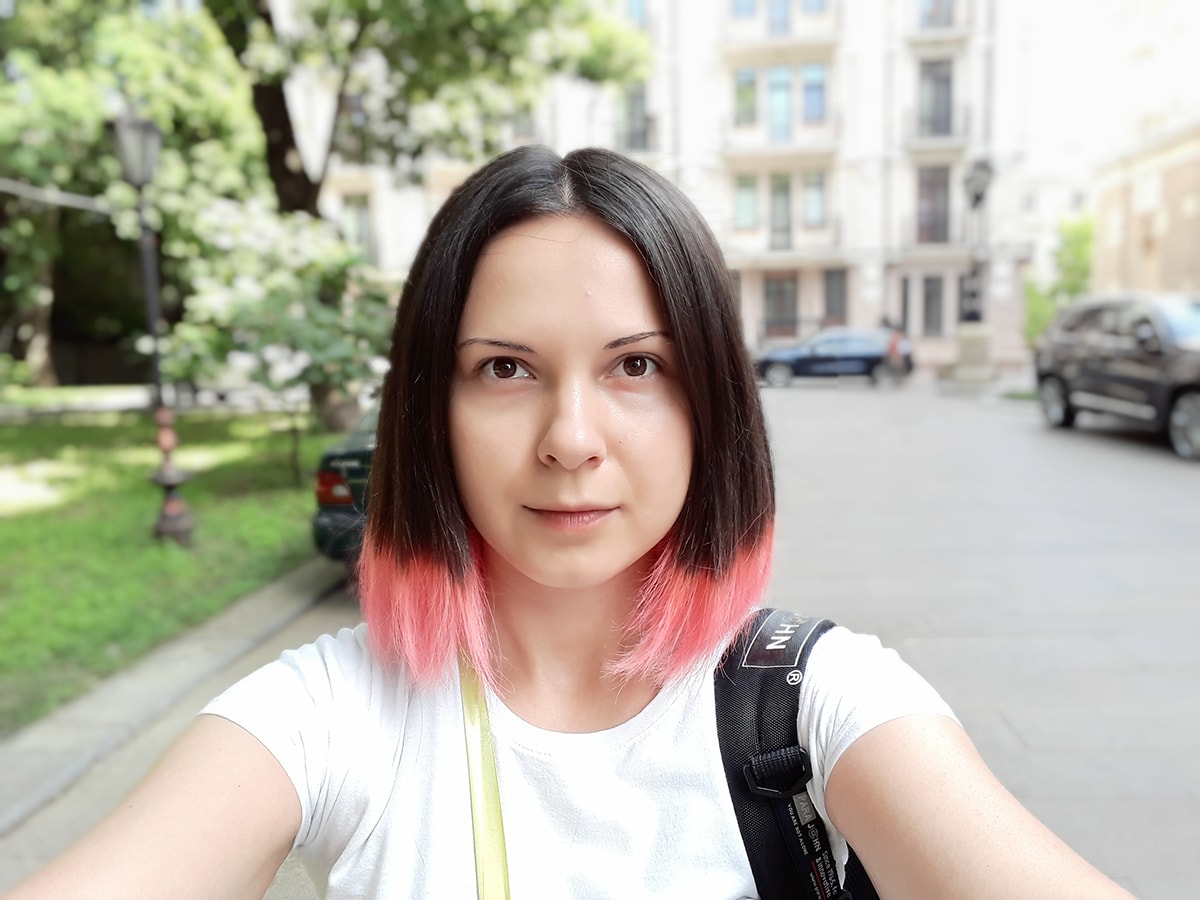 J6 Селфи Фокус