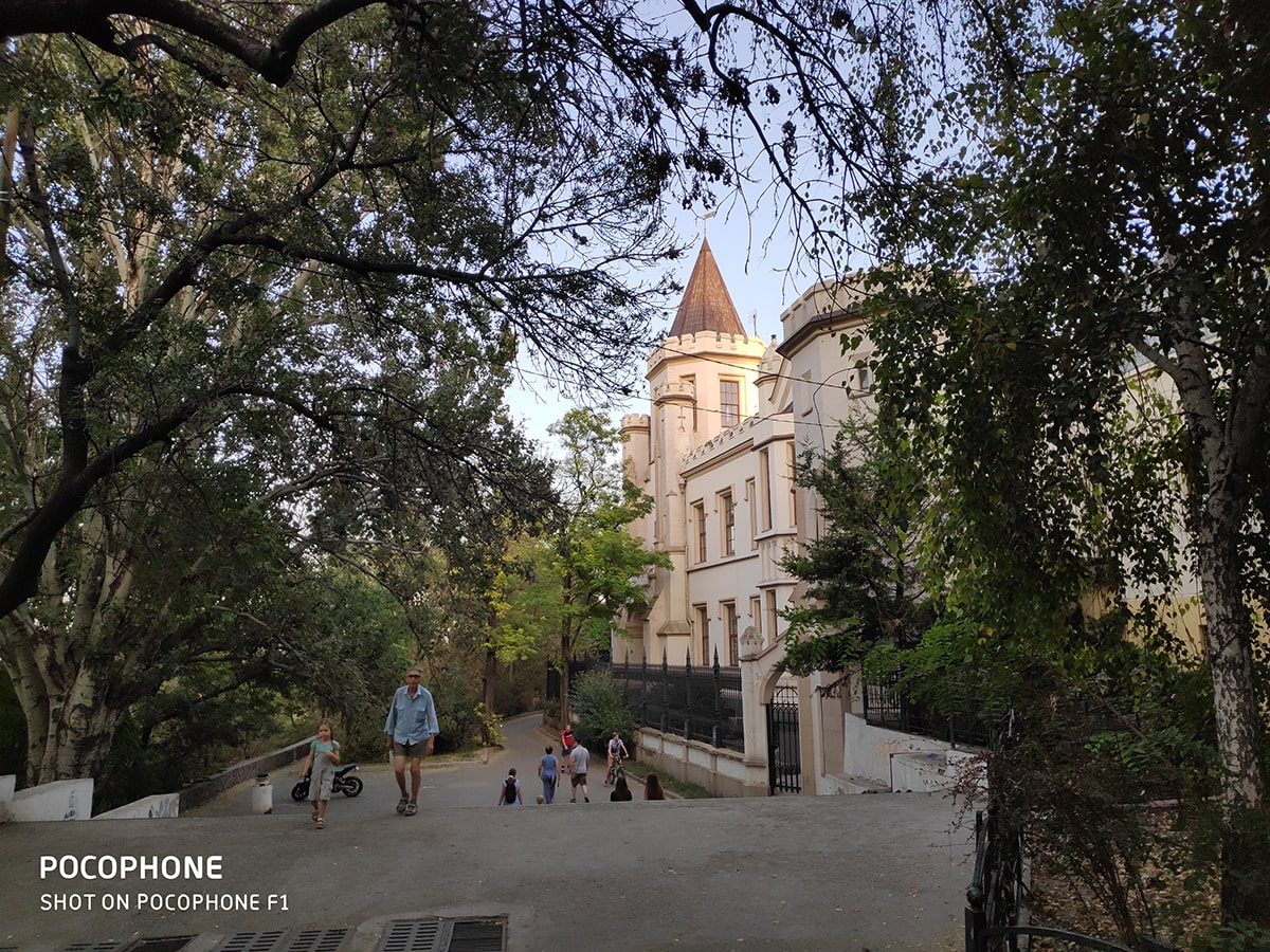 Pocophone F1 Замок