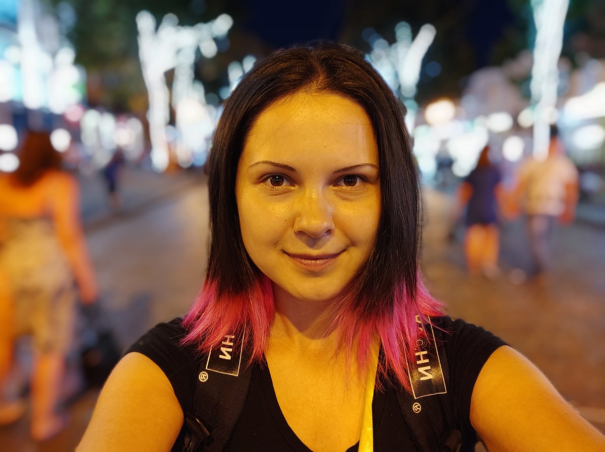 Pocophone F1 ночное селфи