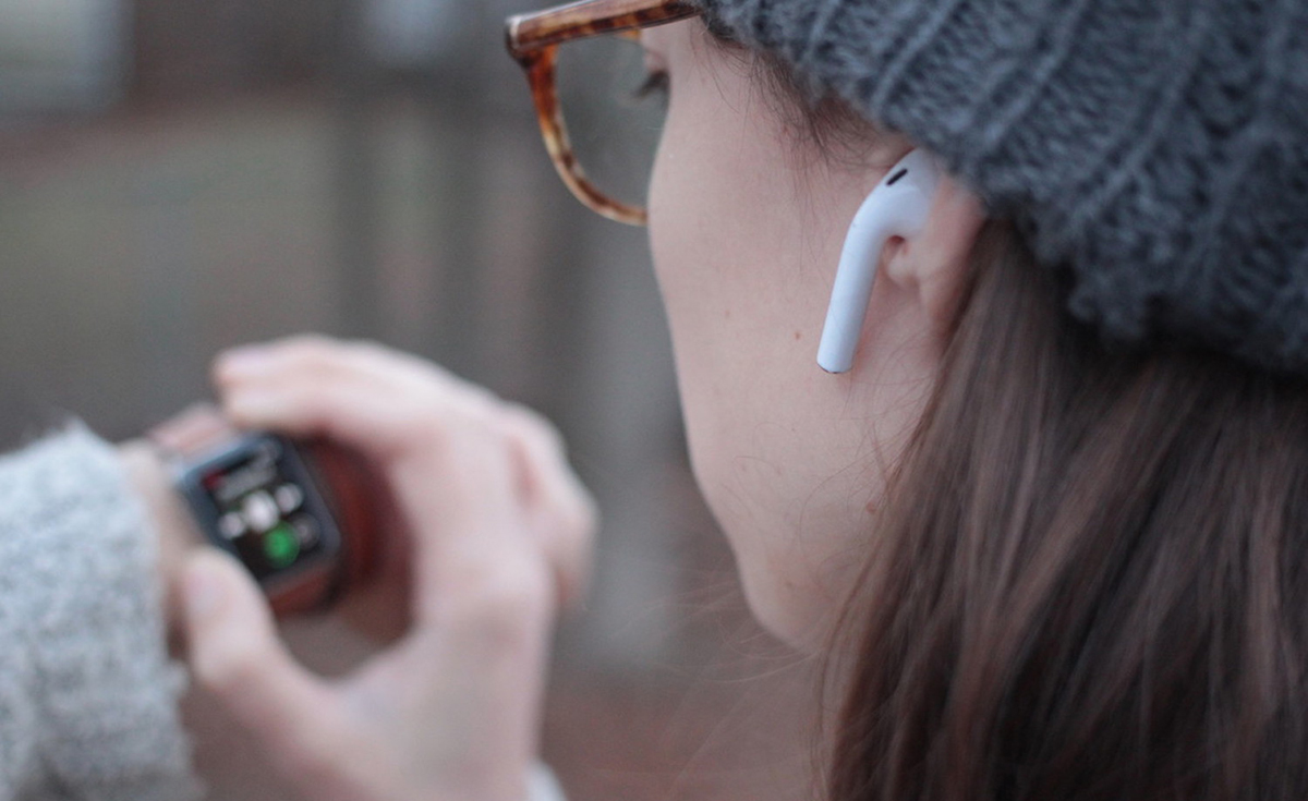 Наушники AirPods