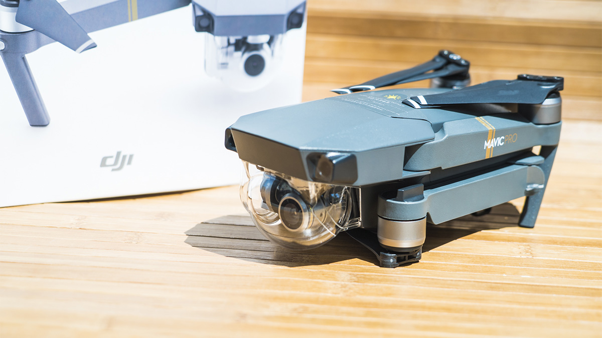 Квадрокоптер DJI Mavic Pro в сложенном виде