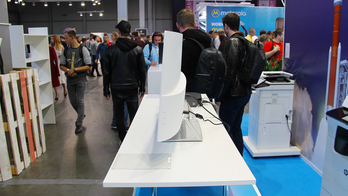 Моноблок HP сзади