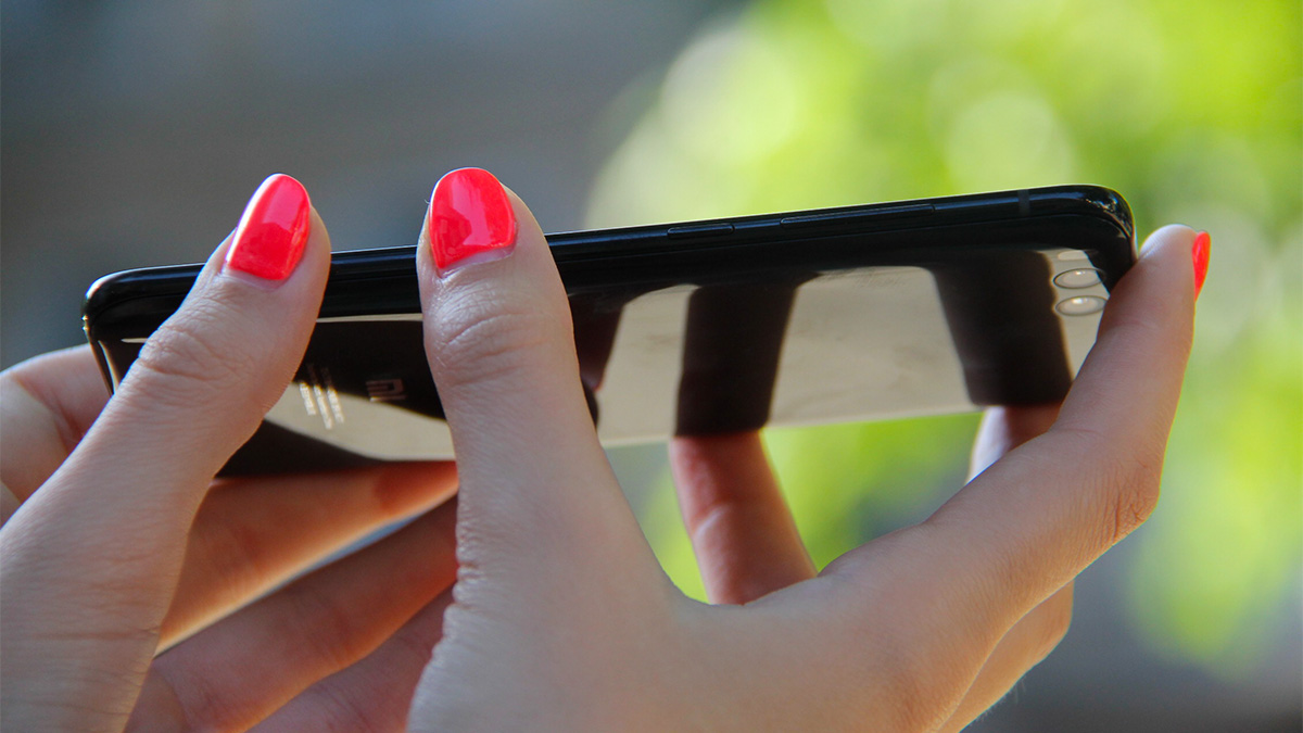 Xiaomi Mi 6 вид сбоку